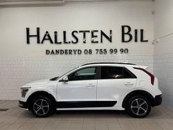 Vit Begagnad 2023 Kia Niro Advance SUV | 329 000 kr (Marknadspris)