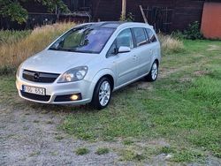 Grå Begagnad 2007 Opel Zafira Minibuss | 33 000 kr