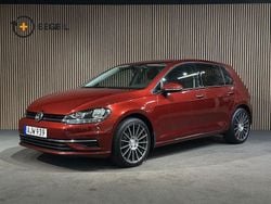 Mörkröd (röd) Begagnad 2019 VW Golf VIII Halvkombi | 184 900 kr (Marknadspris)