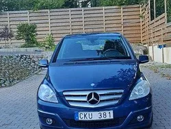 Blå Begagnad 2011 Mercedes B180 Minibuss | 36 900 kr (Marknadspris)