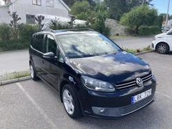 Svart Begagnad 2011 VW Touran Minibuss | 44 000 kr (Marknadspris)