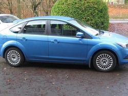 Blå Begagnad 2008 Ford Focus Titanium Halvkombi | 32 900 kr (Marknadspris)