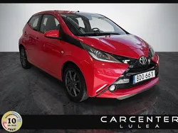 Röd Begagnad 2015 Toyota Aygo X-play Halvkombi | 69 900 kr (Marknadspris)