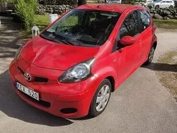 Röd Begagnad 2009 Toyota Aygo Halvkombi | 23 000 kr (Marknadspris)