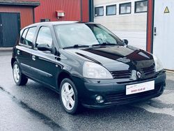 Svart Begagnad 2004 Renault Clio II Halvkombi | 24 900 kr (Lite dyr)