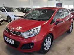 Röd Begagnad 2014 Kia Rio Halvkombi | 45 000 kr (Bra pris)