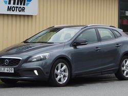 Grå Begagnad 2014 Volvo V40 CC Momentum Kombi | 133 600 kr (Marknadspris)