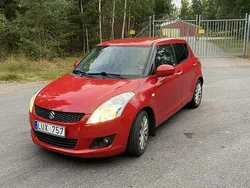 Röd Begagnad 2012 Suzuki Swift Halvkombi | 52 000 kr (Marknadspris)