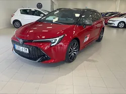 Röd Begagnad 2024 Toyota Corolla Sport Kombi | 379 900 kr (Dyr)