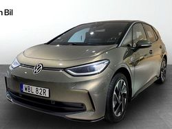 Grön Begagnad 2024 VW ID.3 Pro Performance Halvkombi | 399 000 kr (Marknadspris)