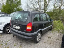 Svart Begagnad 2000 Opel Zafira Minibuss | 9 500 kr
