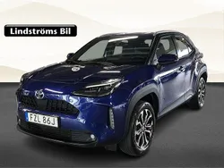 Mörkblå Begagnad 2021 Toyota Yaris Cross Active SUV | 273 900 kr (Lite dyr)