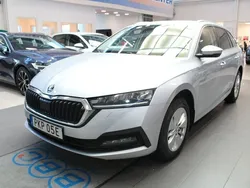 Grå Begagnad 2021 Skoda Octavia Ambition Kombi | 209 900 kr (Marknadspris)