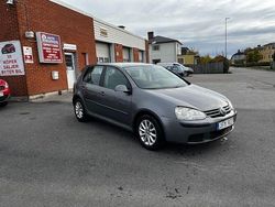 Mörkgrå (grå) Begagnad 2007 VW Golf V Trendline Halvkombi | 38 900 kr (Marknadspris)