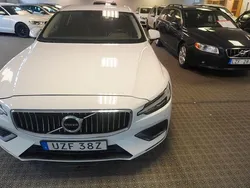 Vit Begagnad 2022 Volvo V60 Inscription Kombi | 274 000 kr (Bra pris)