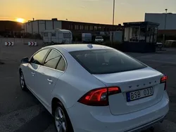 Vit Begagnad 2011 Volvo S60 Momentum Sedan | 101 000 kr (Marknadspris)
