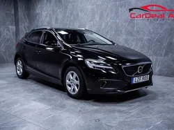Svart Begagnad 2019 Volvo V40 CC Momentum Kombi | 199 800 kr (Marknadspris)