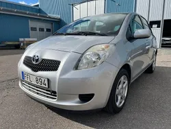 Silver (silver metallic) Begagnad 2007 Toyota Yaris Halvkombi | 79 800 kr (Marknadspris)