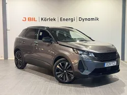 Grå Begagnad 2023 Peugeot 3008 GT SUV | 269 900 kr (Marknadspris)