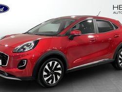 Röd (red) Begagnad 2022 Ford Puma Gen-E Titanium Halvkombi | 199 900 kr (Marknadspris)