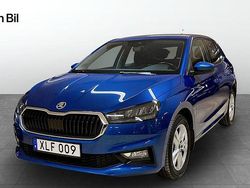 Blå (race blue metallic) Begagnad 2022 Skoda Fabia Halvkombi | 209 900 kr (Marknadspris)