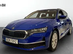 Blå (energy blue) Ny 2025 Skoda Octavia Selection Kombi | 341 100 kr (Marknadspris)