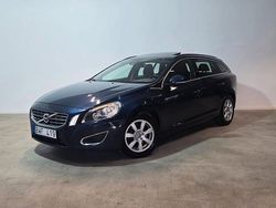 Blå Begagnad 2013 Volvo V60 Momentum Kombi | 94 900 kr (Marknadspris)