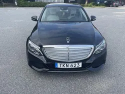 Svart Begagnad 2015 Mercedes C300e Exclusive Sedan | 219 900 kr