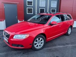 Röd Begagnad 2011 Volvo V70 Momentum Kombi | 84 900 kr (Marknadspris)