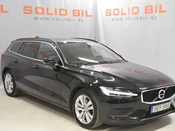 Svart Begagnad 2022 Volvo V60 Momentum Kombi | 279 000 kr (Bra pris)
