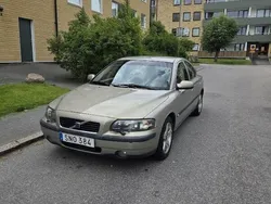 Brun Begagnad 2001 Volvo S60 Sedan | 24 000 kr (Bra pris)