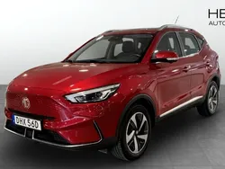 Röd (red) Begagnad 2022 MG ZS Luxury Sedan | 254 900 kr (Superpris)