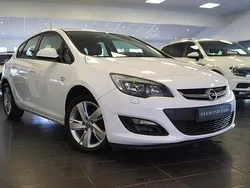 Vit Begagnad 2015 Opel Astra Halvkombi | 99 900 kr (Marknadspris)