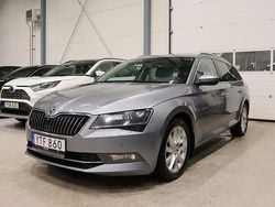Grå Begagnad 2017 Skoda Superb Business Line Kombi | 168 900 kr (Marknadspris)