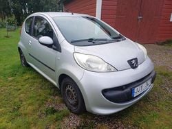Grå Begagnad 2007 Peugeot 107 Halvkombi | 12 000 kr (Bra pris)