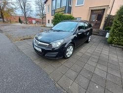 Svart Begagnad 2011 Opel Astra Kombi | 24 500 kr