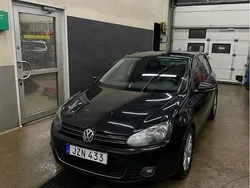 Svart Begagnad 2009 VW Golf VI Halvkombi | 45 000 kr (Marknadspris)
