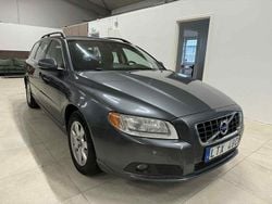 Grå Begagnad 2011 Volvo V70 Momentum Kombi | 69 900 kr (Marknadspris)