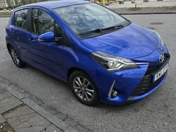 Blå Begagnad 2018 Toyota Yaris Multidrive S Halvkombi | 154 900 kr (Marknadspris)