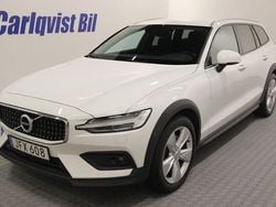 Vit Begagnad 2021 Volvo V60 CC Kombi | 279 000 kr (Marknadspris)