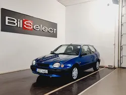 Blå Begagnad 1999 Toyota Corolla Halvkombi | 24 900 kr