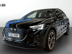 Svart Begagnad 2025 Audi Q4 Sportback e-tron S-Line SUV | 649 000 kr (Marknadspris)