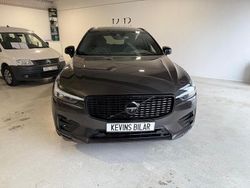Mörkgrå Begagnad 2021 Volvo XC60 R-Design SUV | 409 900 kr (Marknadspris)