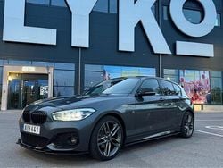 Grå Begagnad 2019 BMW 120 M Sport Halvkombi | 215 000 kr (Marknadspris)