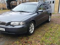 Grå Begagnad 2004 Volvo V70 Kombi | 19 900 kr (Marknadspris)