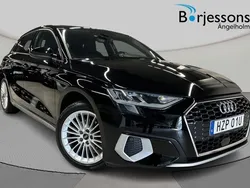 Svart Begagnad 2022 Audi A3 Sportback Advanced Plus Halvkombi | 249 000 kr (Marknadspris)
