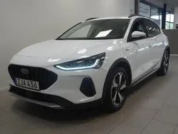Vit (frozen white) Begagnad 2024 Ford Focus Active Halvkombi | 239 900 kr (Marknadspris)