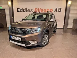 Mörkbrun metallic Begagnad 2019 Dacia Sandero Stepway Halvkombi | 129 900 kr (Marknadspris)