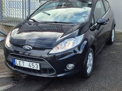 Svart Begagnad 2011 Ford Fiesta Halvkombi | 39 000 kr (Marknadspris)