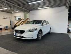 Vit Begagnad 2015 Volvo V40 Kinetic Kombi | 109 900 kr (Marknadspris)